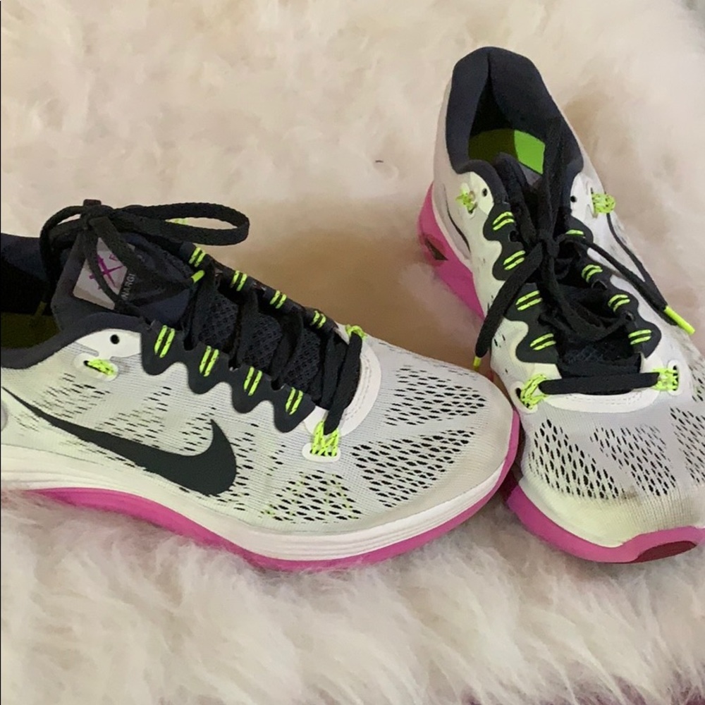 SOLD   Nike Fitsole sneakers!